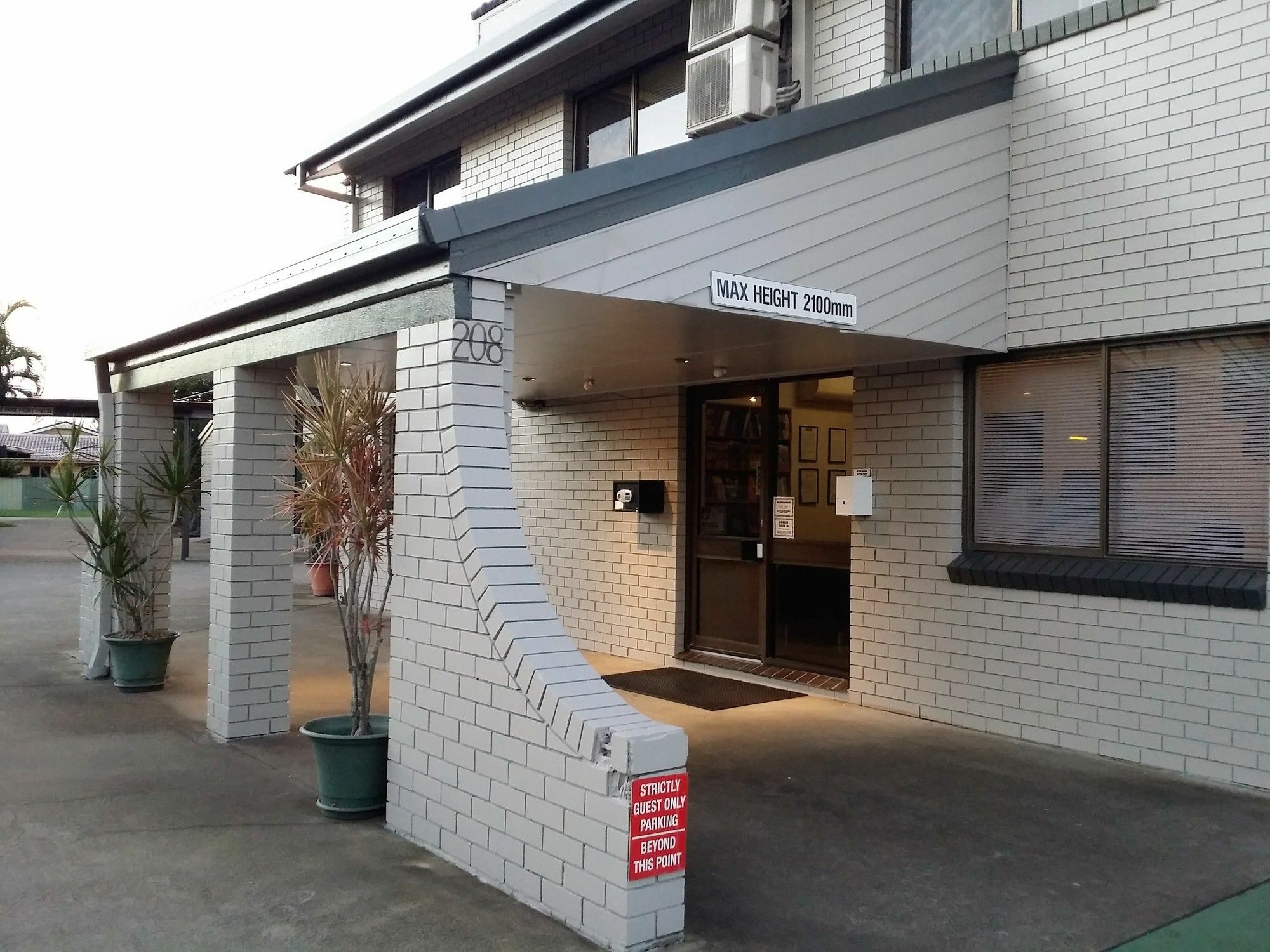 Mackay Motor Inn Buitenkant foto